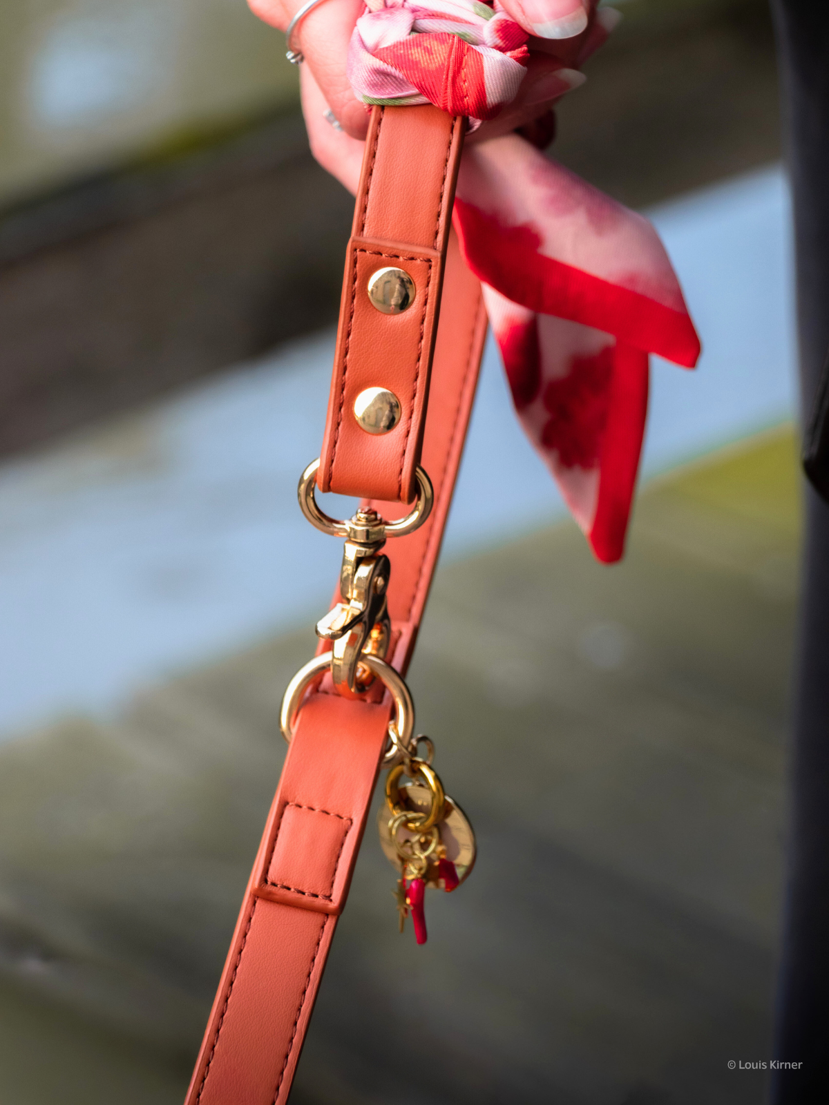 Laisse-bandana Mocka multiposition en simili cuir